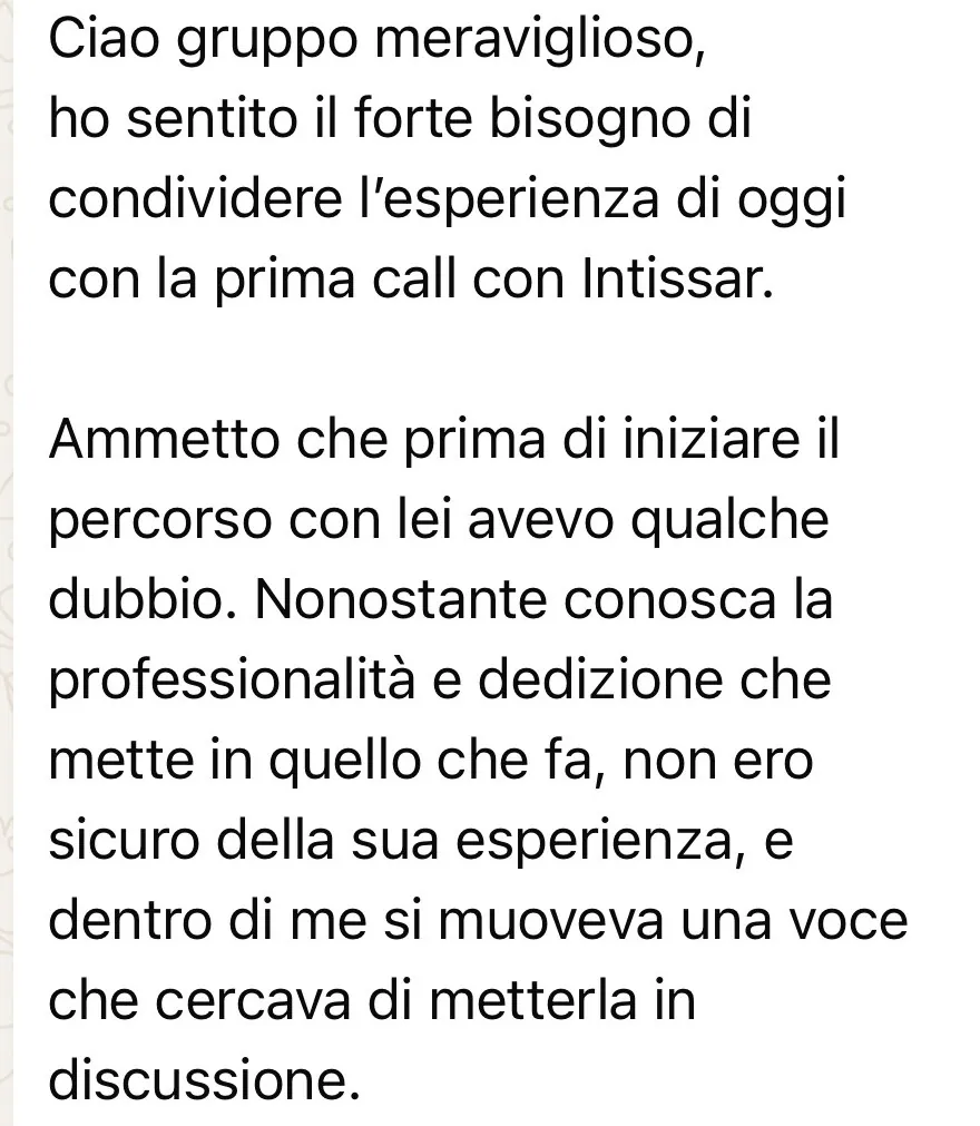 Mensaje de una persona acompañada por Intissar